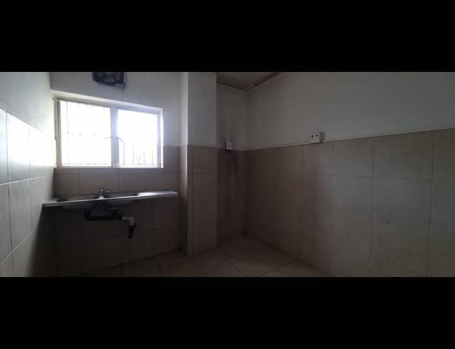 420M² WAREHOUSE TO LET IN CONGELLA